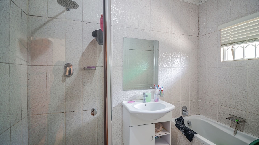 3 Bedroom Property for Sale in Cambridge Eastern Cape